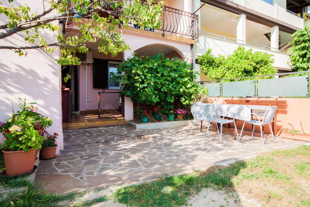 אומאג Apartments Dara מראה חיצוני תמונה